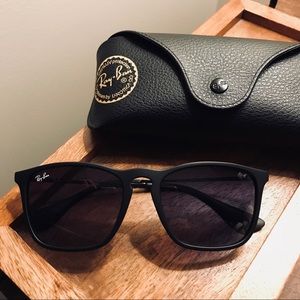 Rayban Chris Sunglasses NEW 🕶 with Case